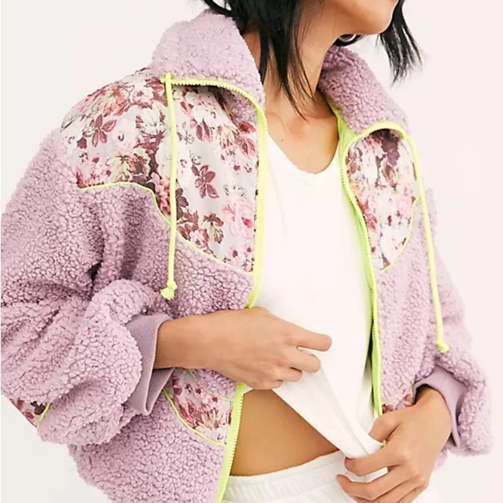 FOR LOVE & LEMONS / WOMEN / OUTERWEAR /
JACKETS - Picture 3 of 14